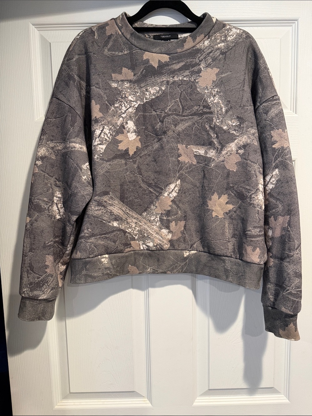 Camouflage Leaf Print Sweatshirt